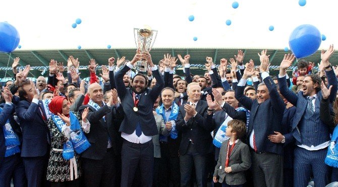 Bb Erzurumspor Şampiyonluk Kupasını Aldı