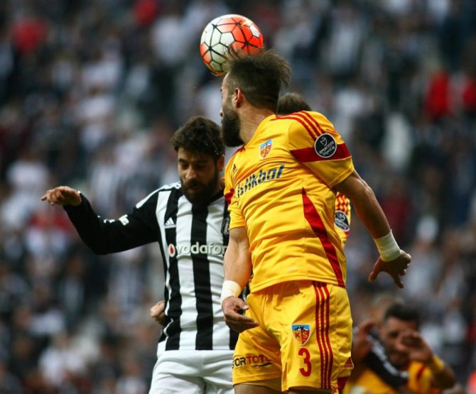 Kayserispor'u da 4-0 yenen Beşiktaş, zirvedeki yerini korudu