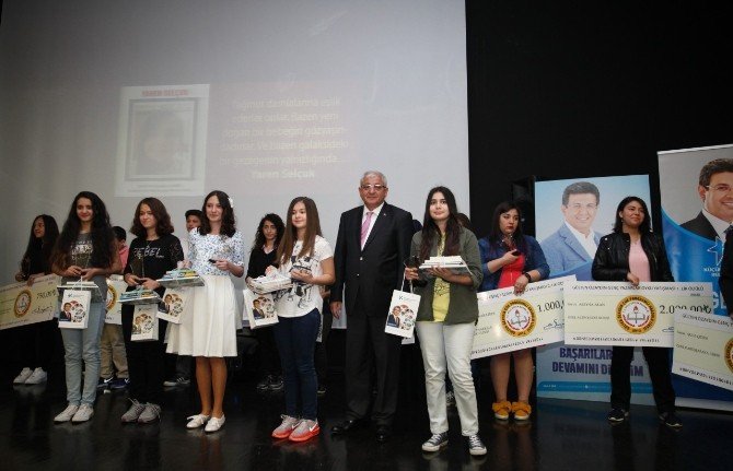 Türkiye’nin Genç Yazarları Ödüllendirildi