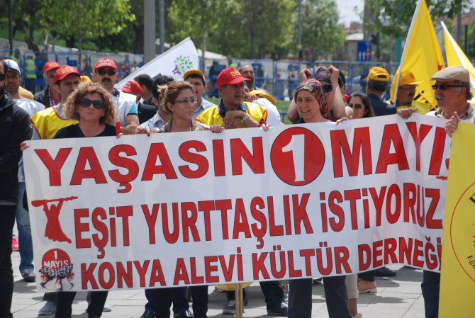 Konya'da 1 Mayıs kutlamasında bir grup, HDP'lilere tepki gösterdi