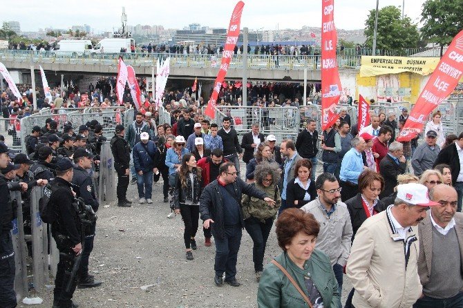 Bakırköy Pazar Alanındaki Gruplar Dağılıyor