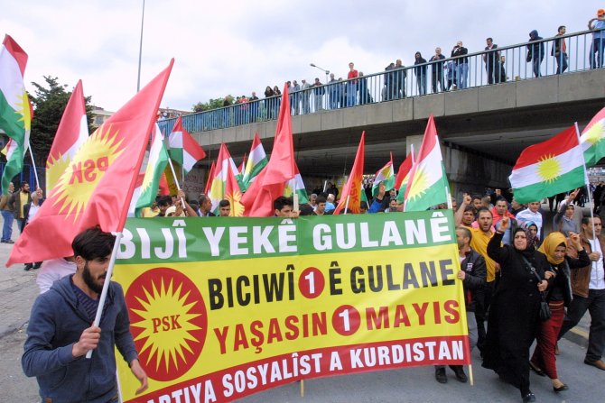 1 Mayıs alanında Kürtçe slogan gerginliği