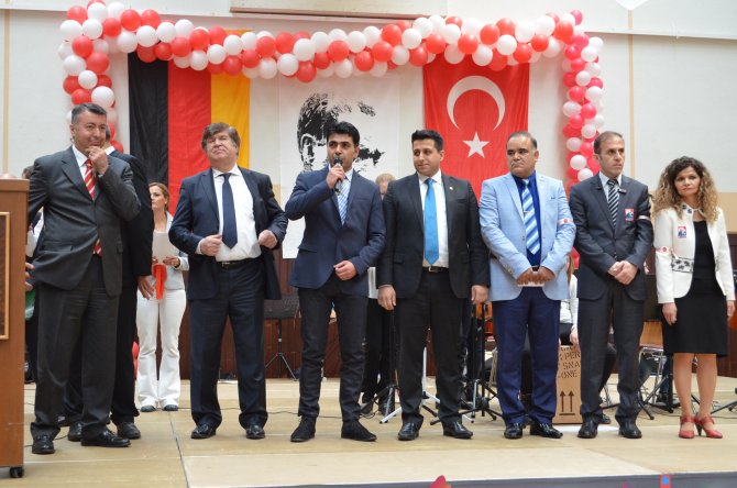23 Nisan etkinliği Türk başkanla renklendi