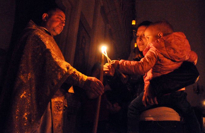 Edirne'deki Bulgar Sveti Georgi Kilisesi’nde Paskalya ayini