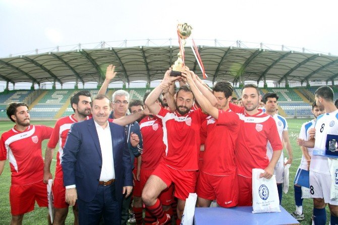 Esenyurt Necmi Kadıoğlu Stadyumu Üniversiteler Arası 2.lig Futbol Müsabakalarına Ev Sahipliği Yaptı