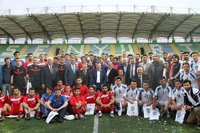 Esenyurt Necmi Kadıoğlu Stadyumu Üniversiteler Arası 2.lig Futbol Müsabakalarına Ev Sahipliği Yaptı