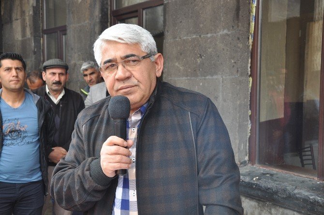 Kars Belediye Başkanı 1 Mayıs’ta İşçileri Yalnız Bırakmadı