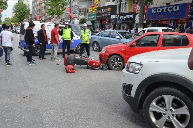 Malatya’da Otomobil İle Motosiklet Çarpıştı: 1 Yaralı
