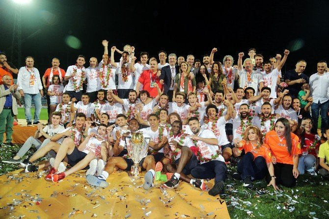 Adanaspor Şampiyonluk Kupasını Aldı