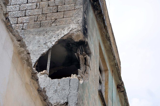 Suriye Tarafından Atılan Bir Roket Mermisi Daha Kilis’e Düştü: 2 Yaralı