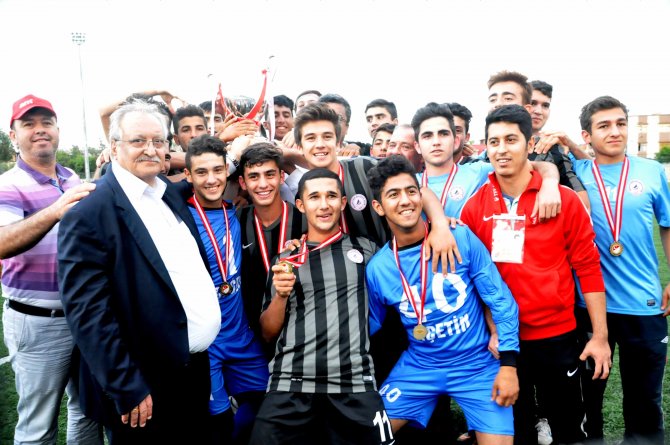 U17 Futbol Türkiye finalleri tamamlandı: Antalya Muratpaşa Belediyespor şampiyon