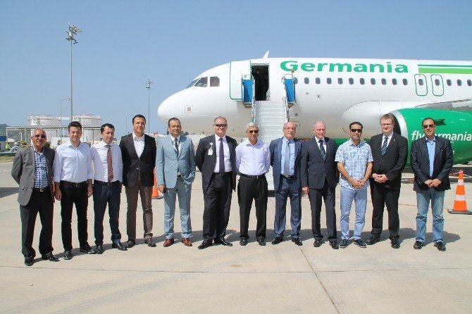 Alman Ve Danimarkalı Yolcuları Taşıyan Uçaklar Gazipaşa-alanya Havalimanı’na İndi