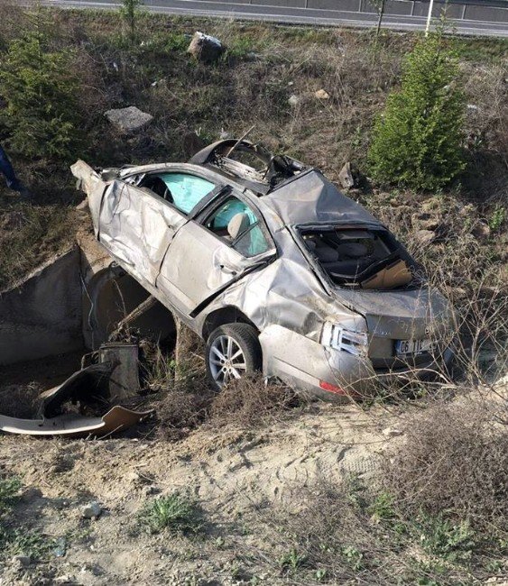 Çaldıkları Otomobil İle Kaza Yaptılar: 1 Ölü, 1 Yaralı