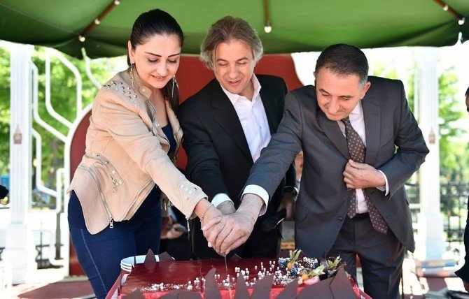 Başkan Demircan, Belediye Çalışanlarıyla Doğum Günü Pastası Kesti