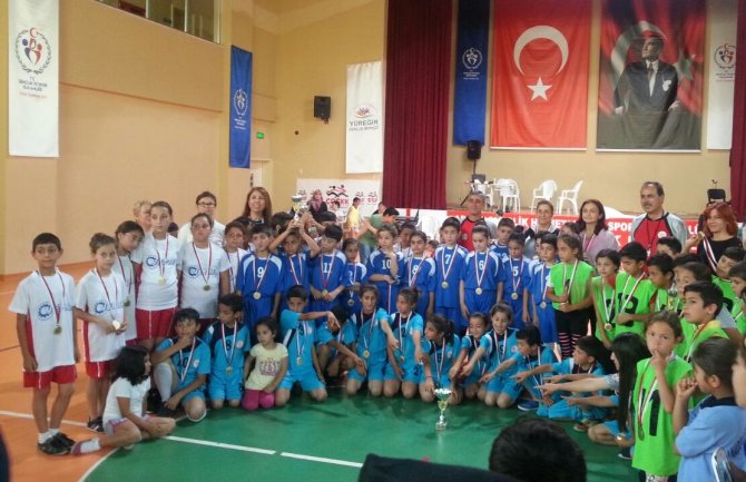 İlkokullararası mendil kapmaca turnuvası sona erdi