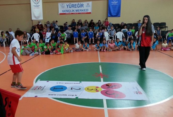 İlkokullararası mendil kapmaca turnuvası sona erdi