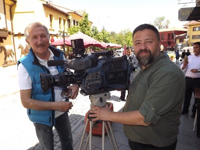 Ünlü Komedyen Ve Sunucu Gaffur Uzuner’de Odunpazarı’nda