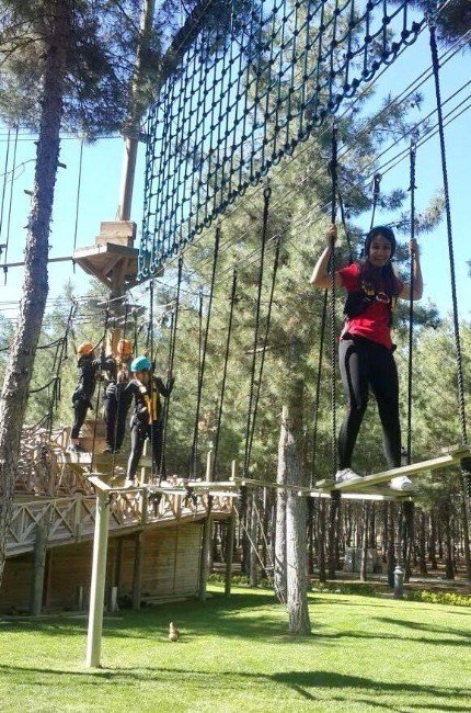 Üniversite Öğrencileri Macera Parkı’nda