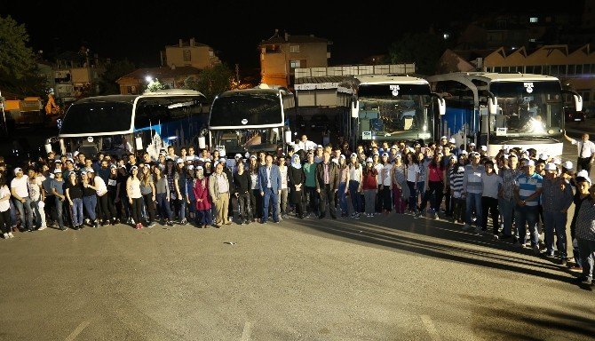 Başkan Gürlesin, Lise Öğrencilerini İstanbul’a Gönderdi