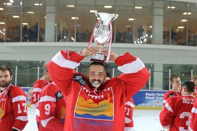 Buz Hokeyinde Şampiyon Zeytinburnu Belediyesi