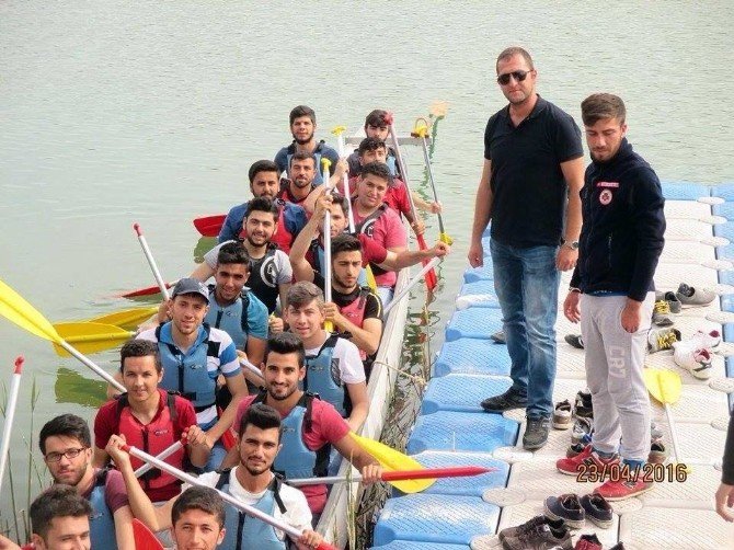 Üniversite Öğrencileri Macera Parkı’nda