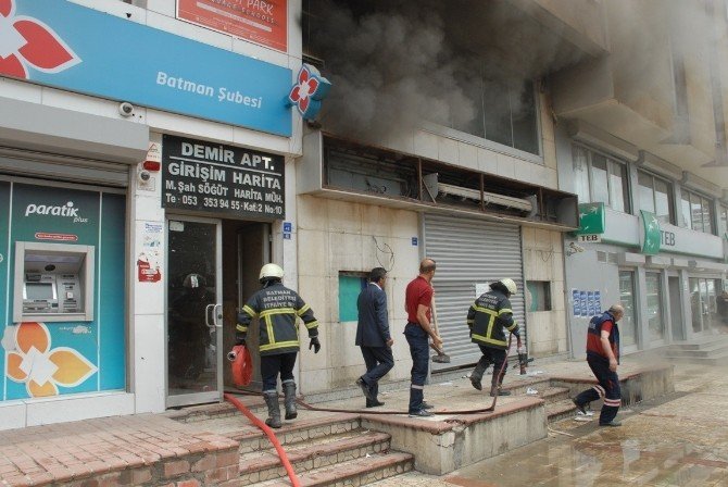 Kazan Dairesinde Çıkan Yangın Korkuttu
