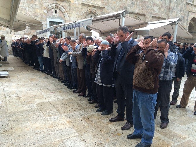 İrfan Özhamarat Son Yolculuğuna Uğurlandı