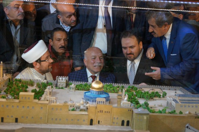 Mescid-i Aksa maketinde Kudüs'ten getirilen toprak kullanıldı