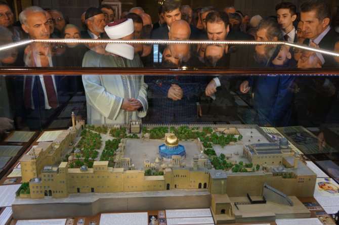 Mescid-i Aksa maketinde Kudüs'ten getirilen toprak kullanıldı