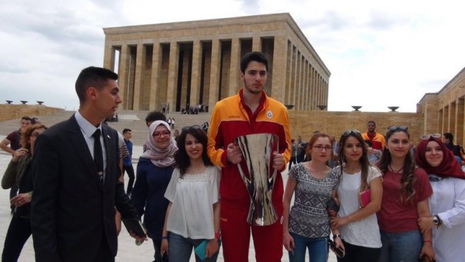 Eurocup şampiyonu Galatasaray, kupayı Anıtkabir'e götürdü
