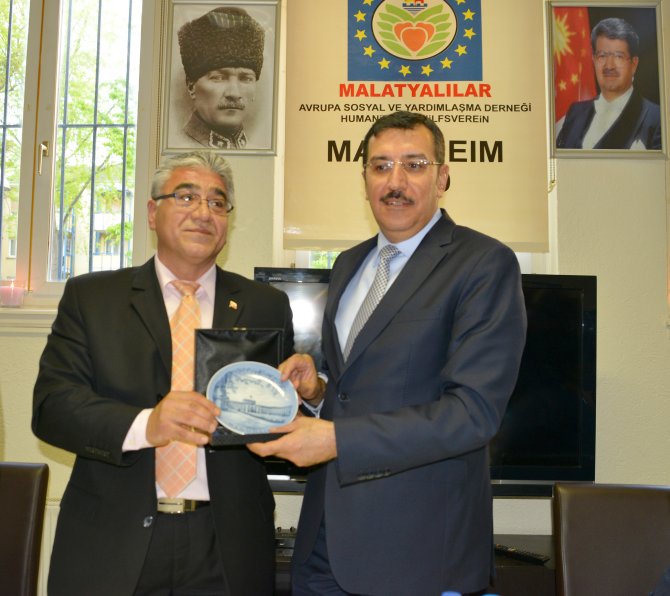 Bakan Tüfenkci, Almanya’daki hemşehrileri arasındaki buzları eritti