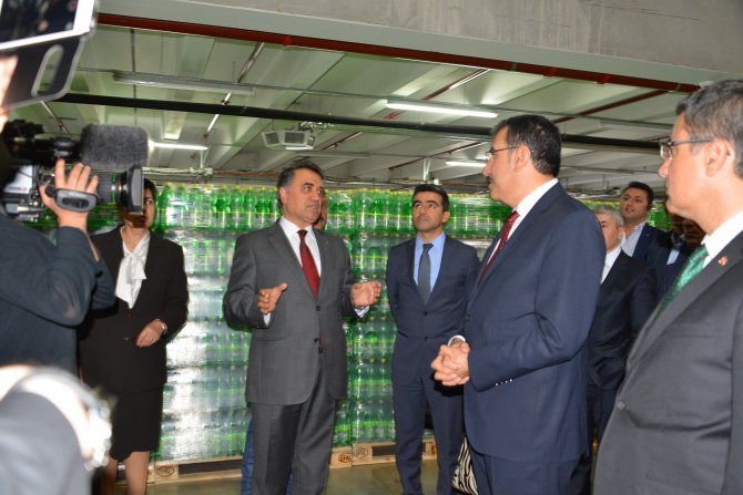 Bakan Tüfenkci, gıda şirketi Baktat'ı ziyaret etti
