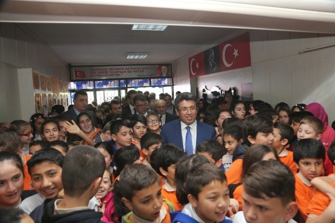 Kartaltepe Ortaokulu Açılışında Renkli Görüntüler