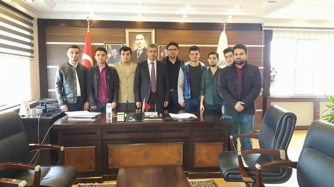 Suşehri Sağlık Yüksekokulu Öğrencileri Başkan Yüksel’i Ziyaret Etti
