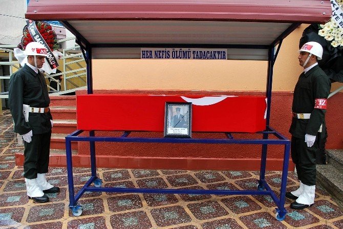 Kore Gazisi son yolculuğuna askeri törenle uğurlandı