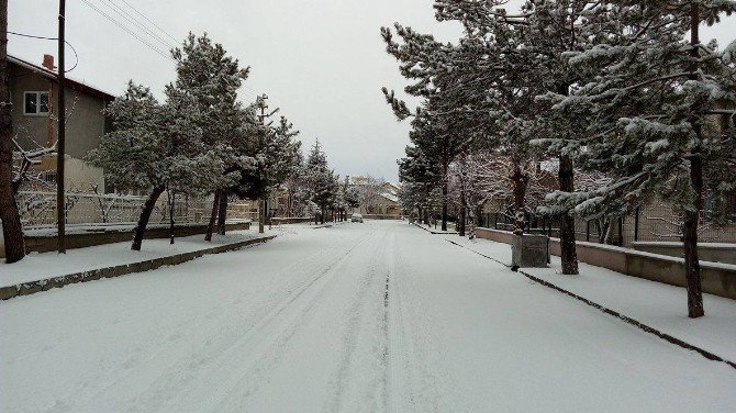 Isparta’da kar yağışı etkili oldu