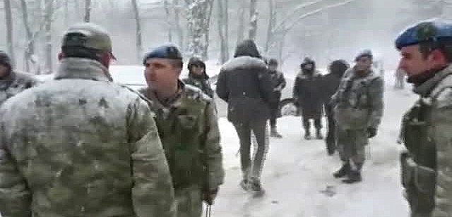 Jandarma’nın, dizi ekibini kurtarması kameralara yansıdı