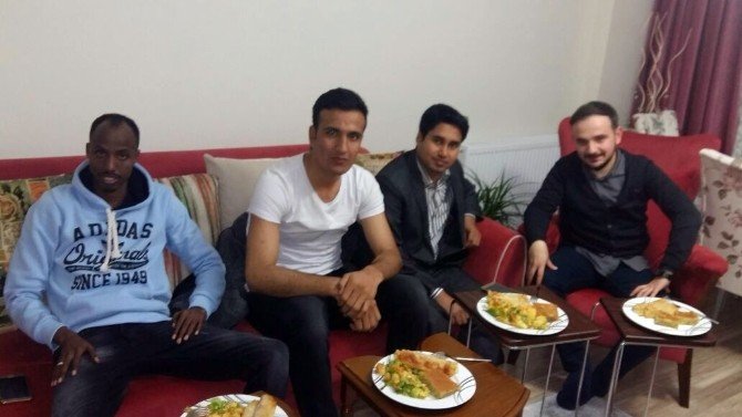 Misafir öğrenciler, Halil Peçe’nin evine konuk oldu