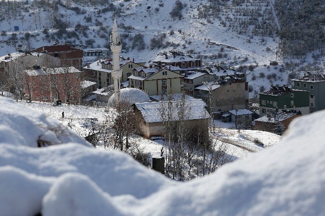 Gümüşhane’de 100 köy yolu kar yağışı nedeniyle ulaşıma kapandı