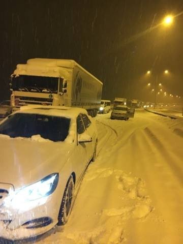 Bolu Ankara yolunda yoğun kar yağışı
