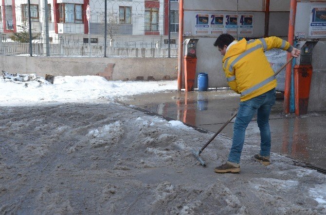 Soğuk hava oto yıkamacıları etkiledi