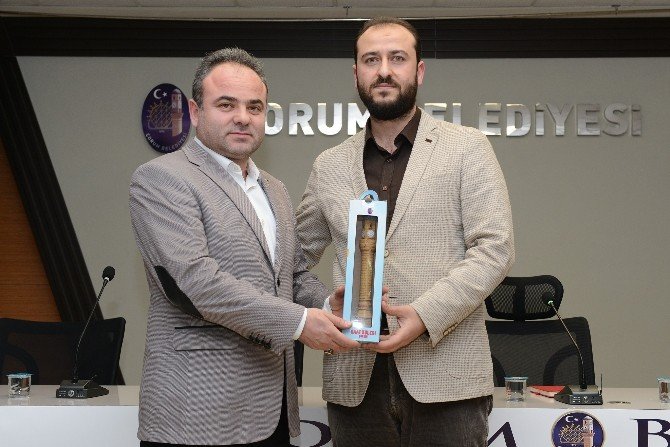 İstanbul Medeniyet Üniversitesi Öğretim Üyesi Yrd. Doç. Dr. İbrahim Halil Üçer;