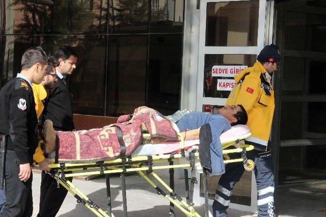 Suriye’de çatışmalarda yaralanan 13 ÖSO ile 1 Türk askeri Kilis’e getirildi