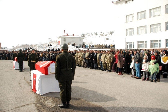 Şehit olan askerler için Bitlis’te tören düzenlendi