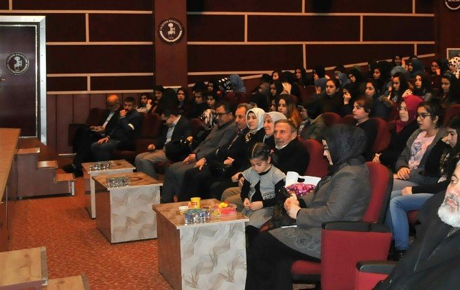 Akşehir’de aile eğitim seminerleri devam ediyor