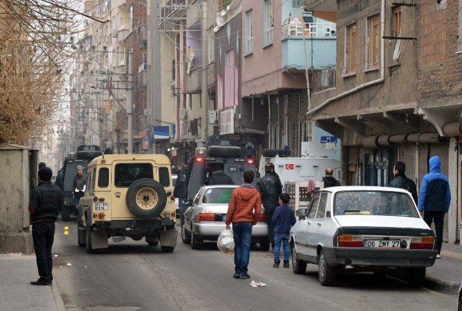 Diyarbakır’da EYP’li saldırı: 2 yaralı