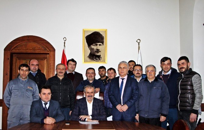 Başkan Ayanoğlu’dan Belediye personeline takdirname