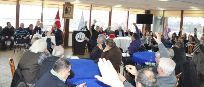 İstanbul Erzurumlular Vakfında Hadi Atalar yeniden Başkan seçildi