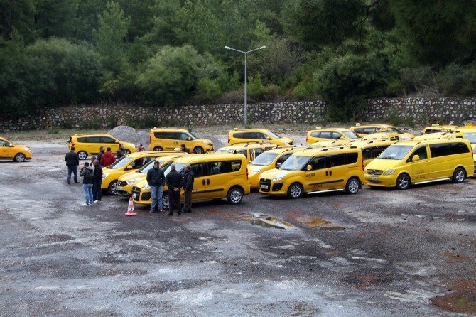 Marmaris’te taksiciler isyanda: plakalar satılık