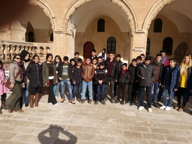Dargeçitli öğrencilerin Mardin gezisi